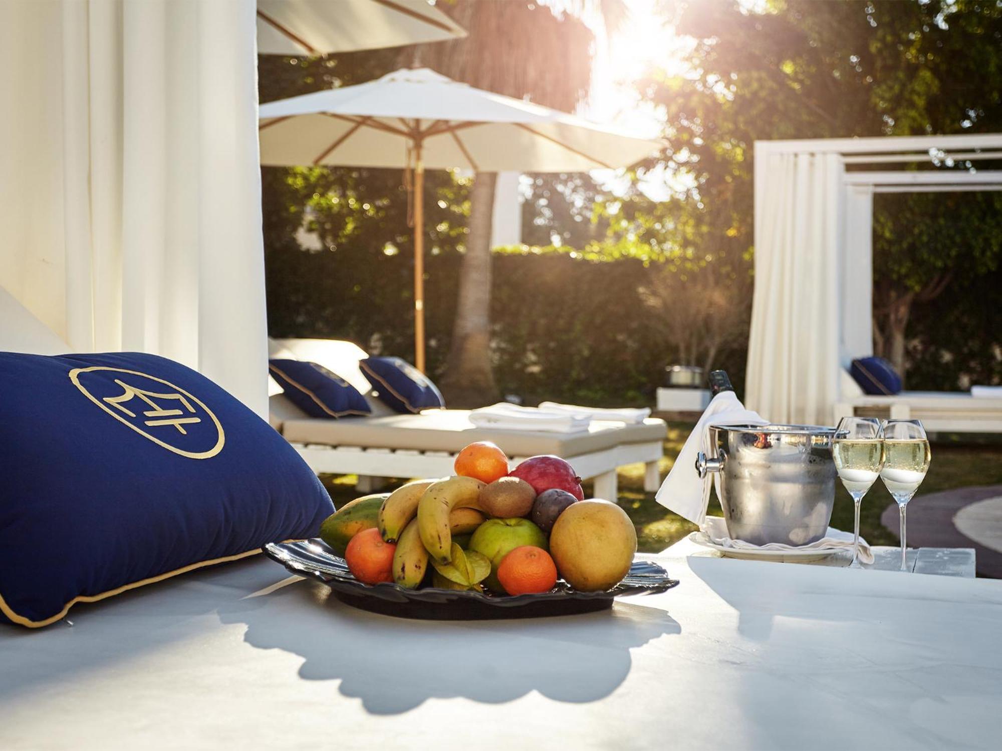 18 Suits Chalet Puerto Banus Ferienhaus Marbella