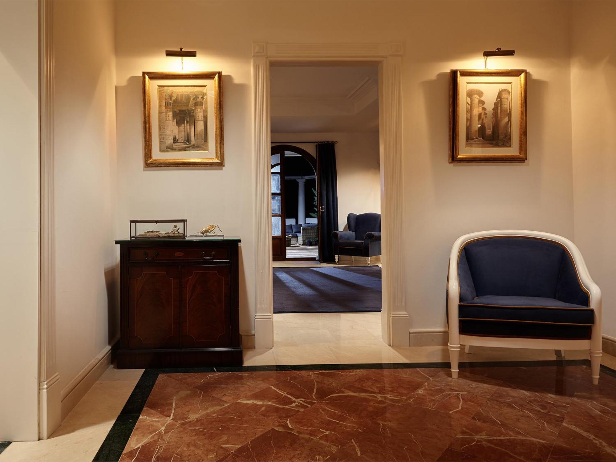 18 Suits Chalet Puerto Banus